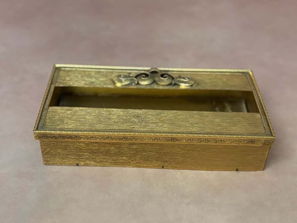 Vintage Hollywood Regency Gold Gilt Tissue Box Holder